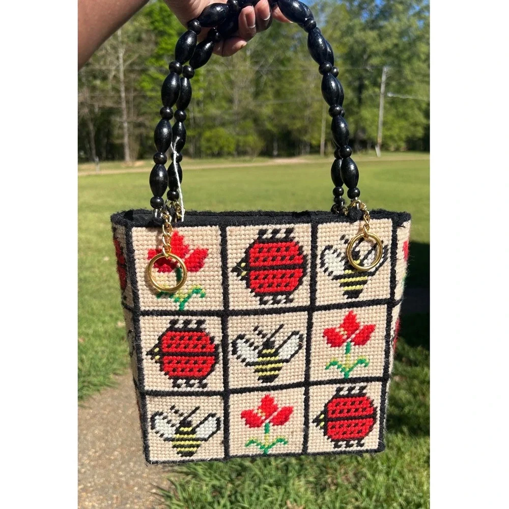 Needlepoint Tote Bag Womens Medium Cream vintage Ladybug‎ Bee Floral purse